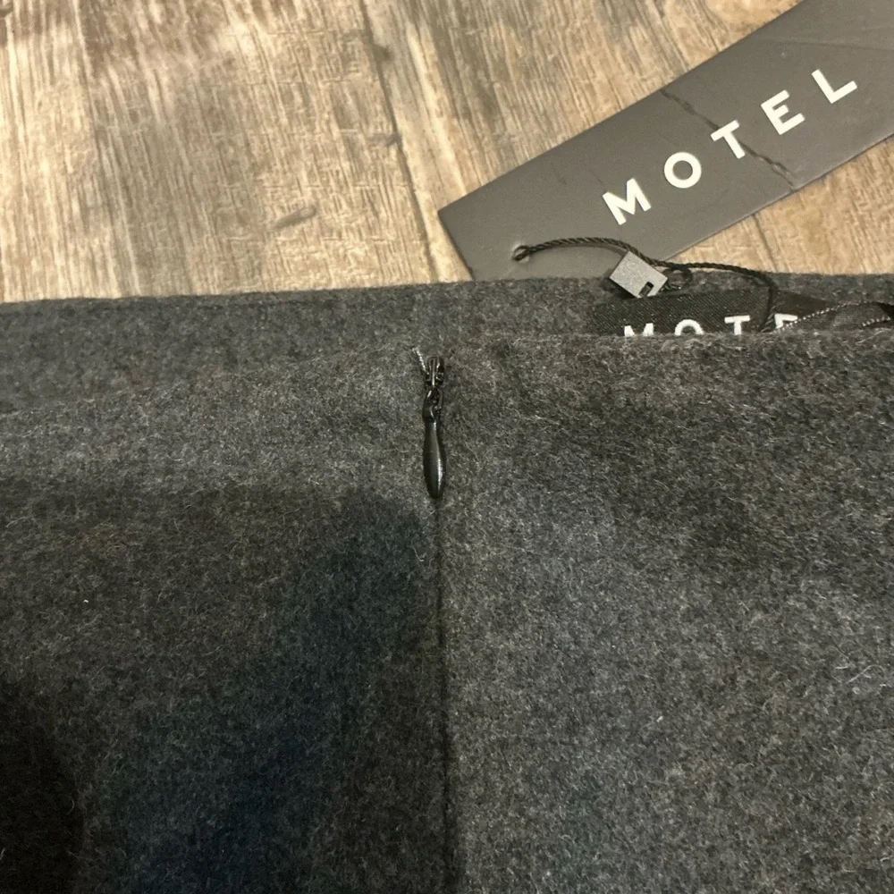 Motel Rocks Charcoal Mini Skirt Size Large - Picture 3 of 12